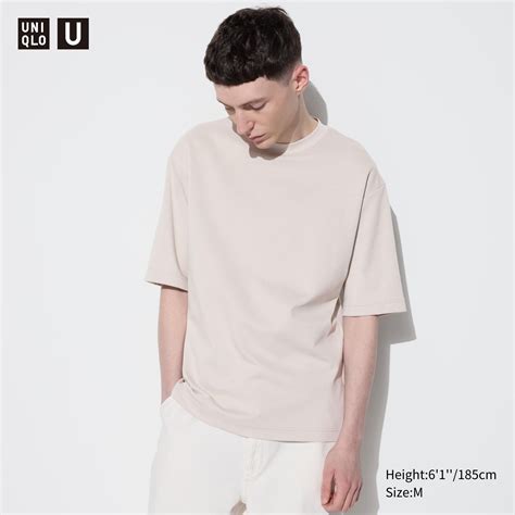 uniqlo white t shirt oversized.